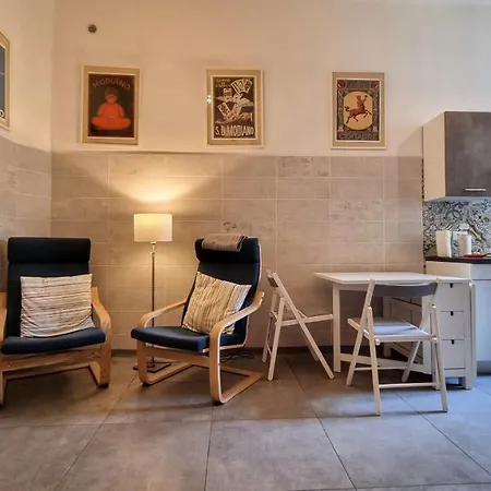 Testi 3 - Reception Apartment *